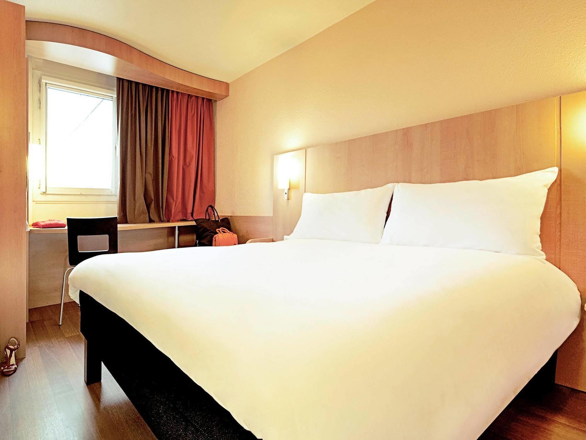 Ibis Calais Car Ferry Hotel Luaran gambar