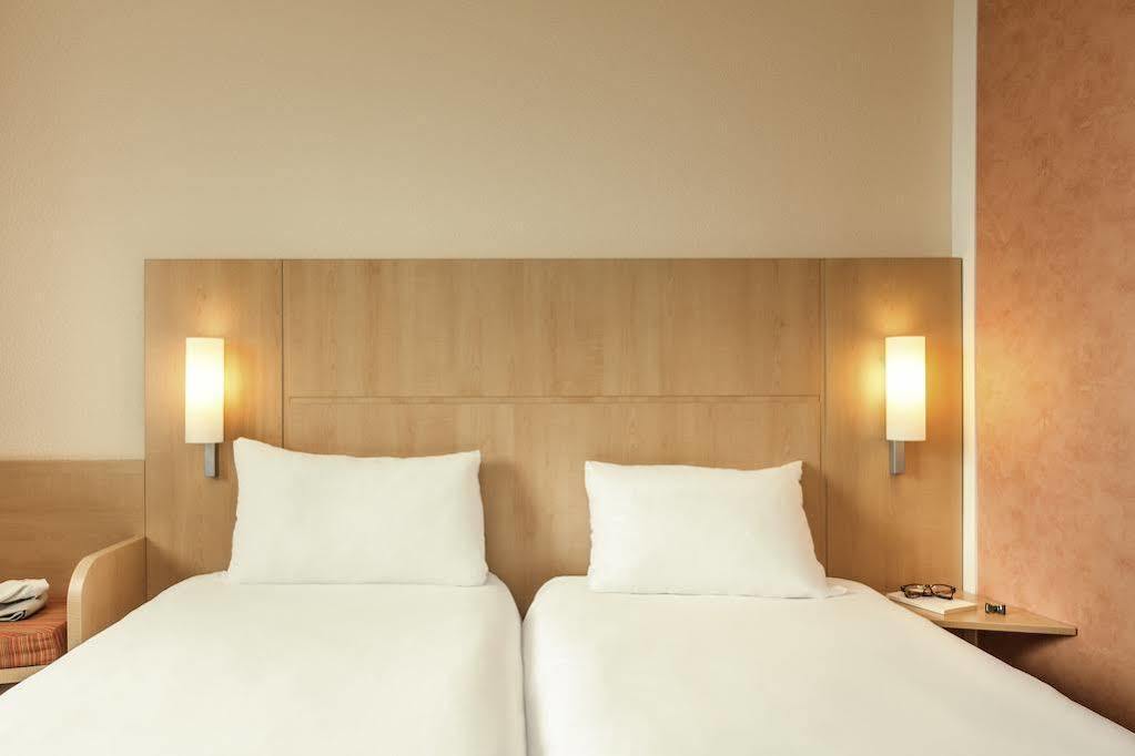 Ibis Calais Car Ferry Hotel Luaran gambar